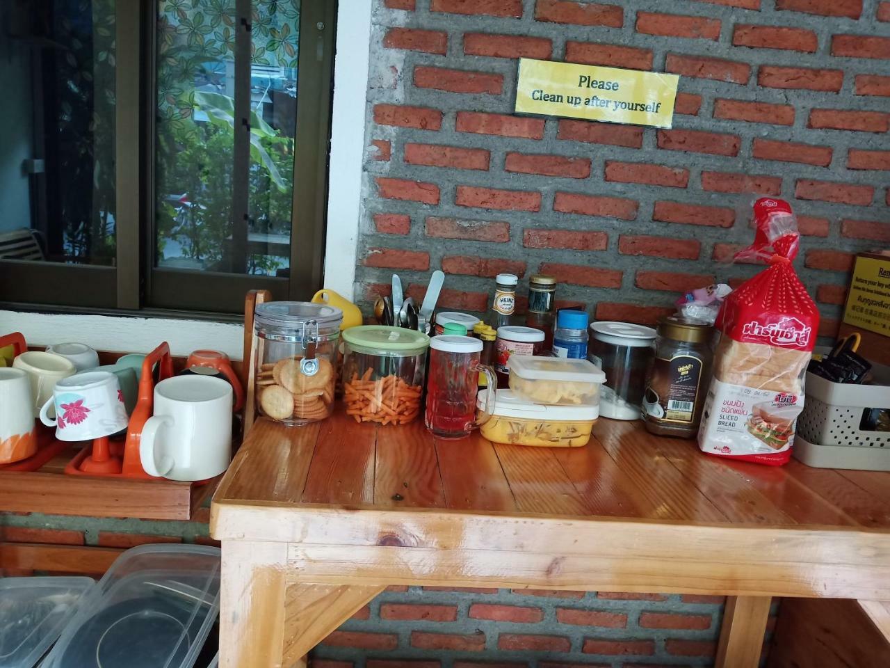 D House Hostel Бангкок Екстер'єр фото